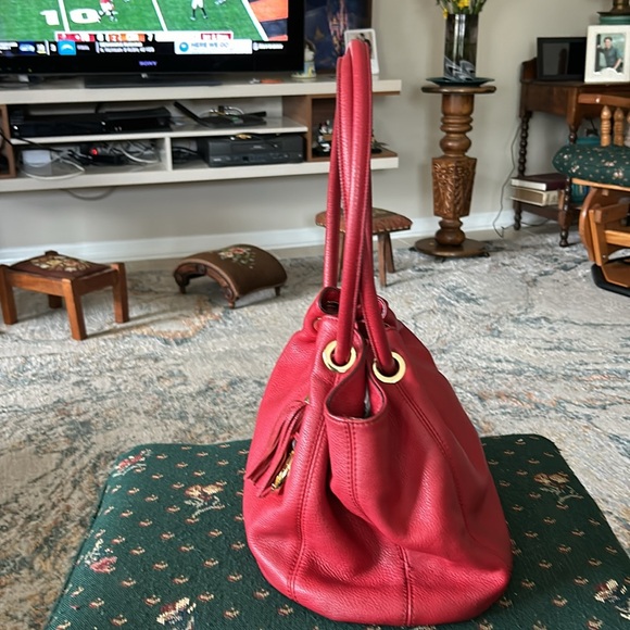 Michael Kors top handle red leather bag with tassel front gathered at the top - Picture 3 of 7
